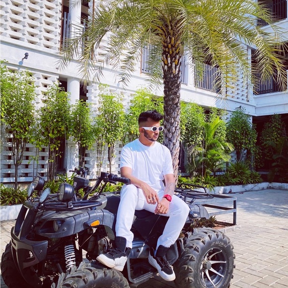 Profile Picture of Dj Sammer (@djsammer1) on Poshmark