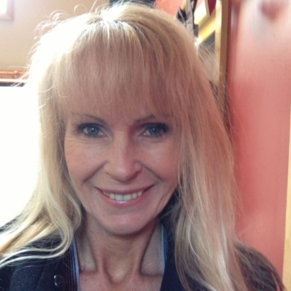 Profile Picture of Lori Priest (@lakermom4321) on Poshmark
