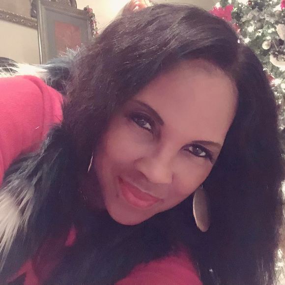 Profile Picture of Shirley Hendricks (@hendricks1) on Poshmark