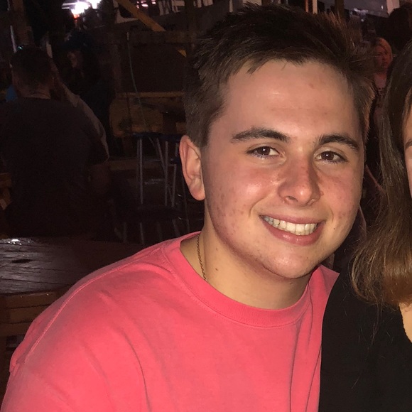 Profile Picture of Nick Barron (@ntbarron00) on Poshmark