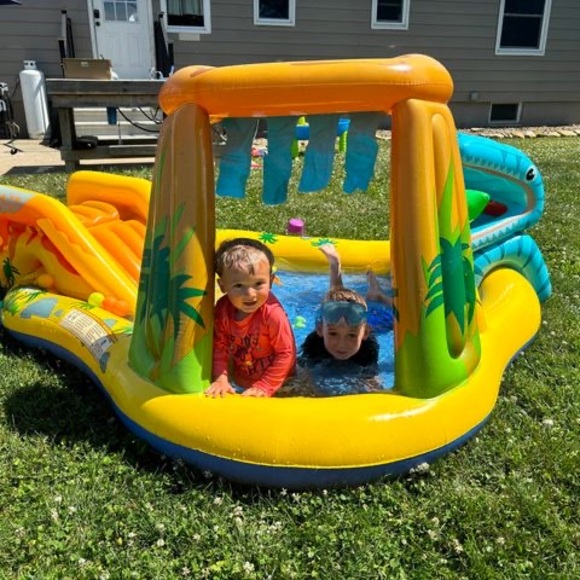 Profile Picture of Jessica Kniss (@luckyducks21) on Poshmark