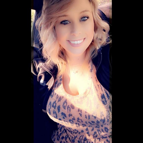 Profile Picture of Paige Perkins (@paigebryanne) on Poshmark