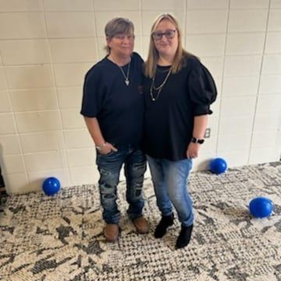 Profile Picture of Lisa Seaton (@seatonlisa95) on Poshmark