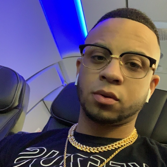 Profile Picture of Nicholas Caiello (@nicholascaiello) on Poshmark