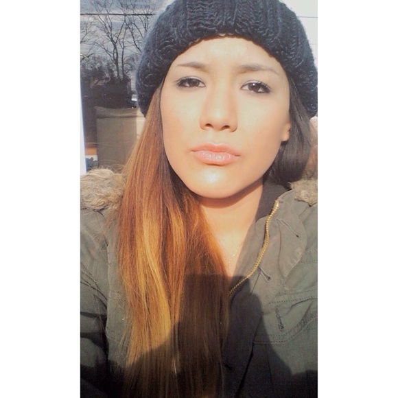 Profile Picture of Claudia Callupe (@xxclaud3xx) on Poshmark