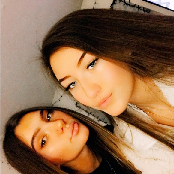 Profile Picture of Sara Jung (@sara_jung) on Poshmark