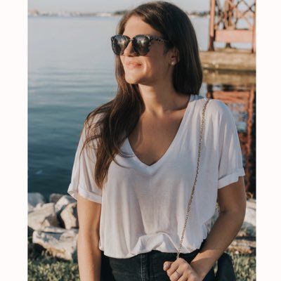 Profile Picture of Elizabeth Connell (@BitOfBizdom) on Twitter