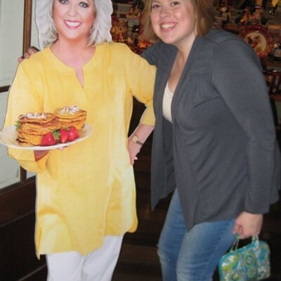 Profile Picture of Stephanie Scudder (@rn_stephanie) on Twitter