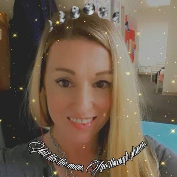 Profile Picture of Jennifer Carrier (@jenncarrier) on Poshmark