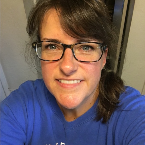 Profile Picture of Jennifer Abts (@jewell1212) on Poshmark