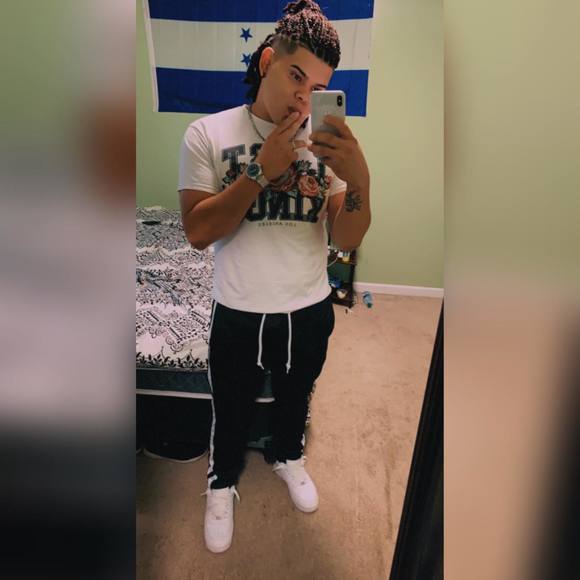 Profile Picture of Cristian Castañeda (@cristiancast682) on Poshmark