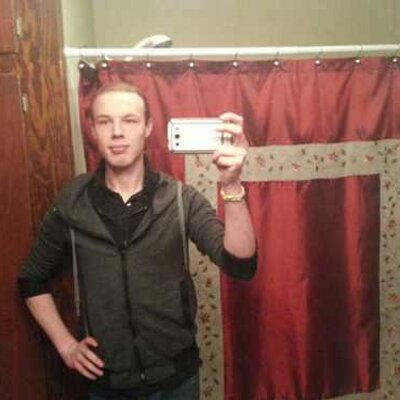 Profile Picture of Paul Fecteau (@RAVERBOYY_21) on Twitter