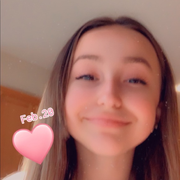 Profile Picture of Emory Cook (@emory_janae) on Poshmark