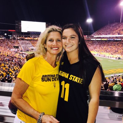 Profile Picture of Kerri Clayton (@kerriclayton22) on Twitter