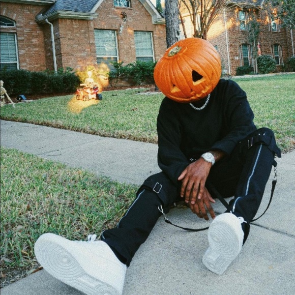 Profile Picture of Jaylin Curtis (@curtisjaylin) on Poshmark