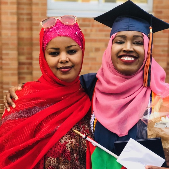 Profile Picture of Muna Abrahim (@munerca) on Poshmark