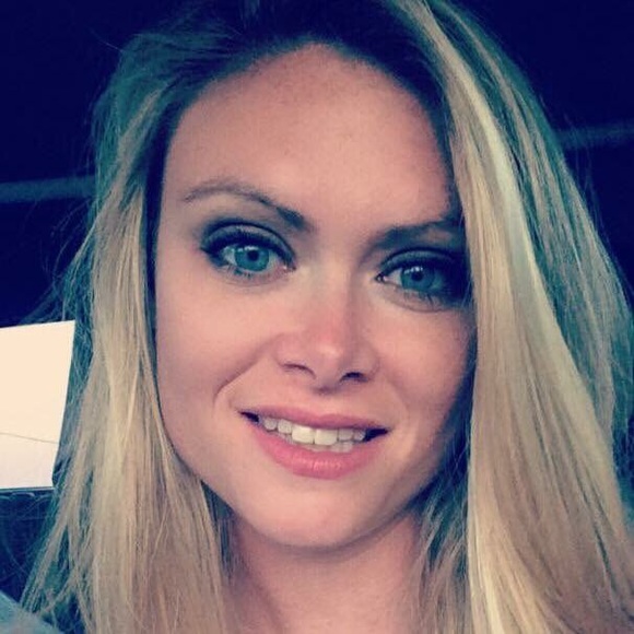 Samantha Delsandro - Poshmark Profile Picture of Samantha Delsandro (@samdelsandro) on Poshmark