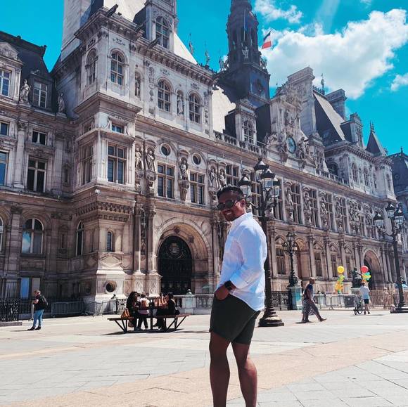 Profile Picture of Kevin Sacayanan (@kevinsacayanan) on Poshmark