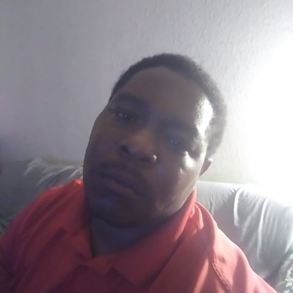 Profile Picture of Marc Shaw (@mrshaw80) on Poshmark