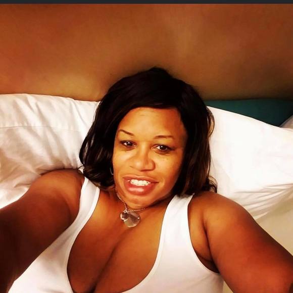 Profile Picture of Carla Eley (@cee50668) on Poshmark