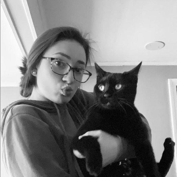 Profile Picture of Madison Wielock (@wielockmads) on Poshmark