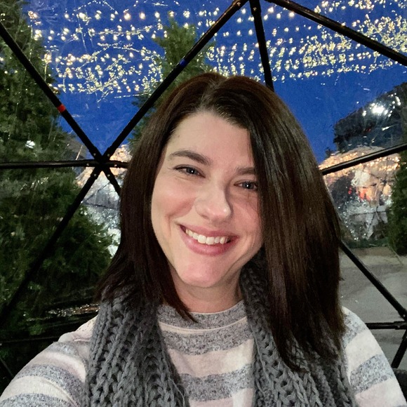 Profile Picture of Jessica Solomon (@jessicasolom618) on Poshmark