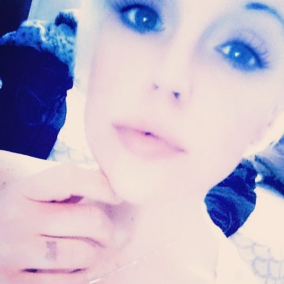 Profile Picture of Trisha Backman (@trishaelaine15) on Poshmark