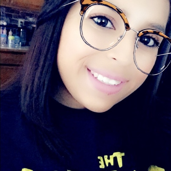 Profile Picture of Jasmine Rangel (@jazzzzmine176) on Poshmark