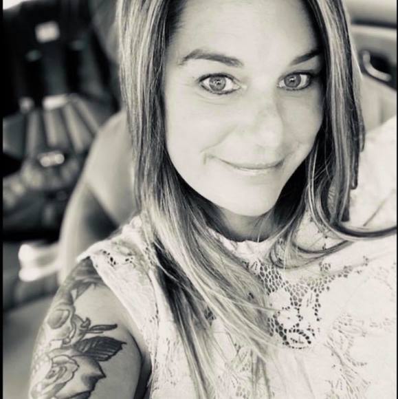 Profile Picture of Kellie Shepard mello (@kelltyrylee) on Poshmark