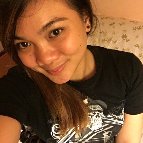 Profile Picture of Shashwaynee Agdeppa (@abcdkitty) on Poshmark