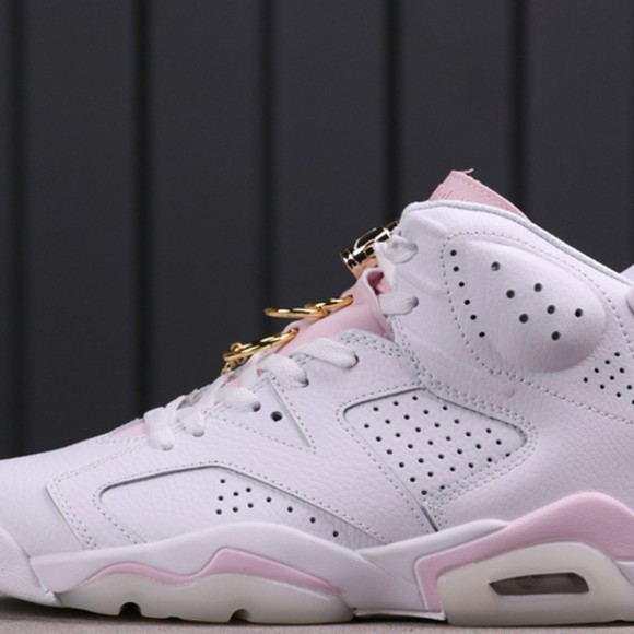 Profile Picture of Ashley Bergerson (@ashleybergers0) on Poshmark