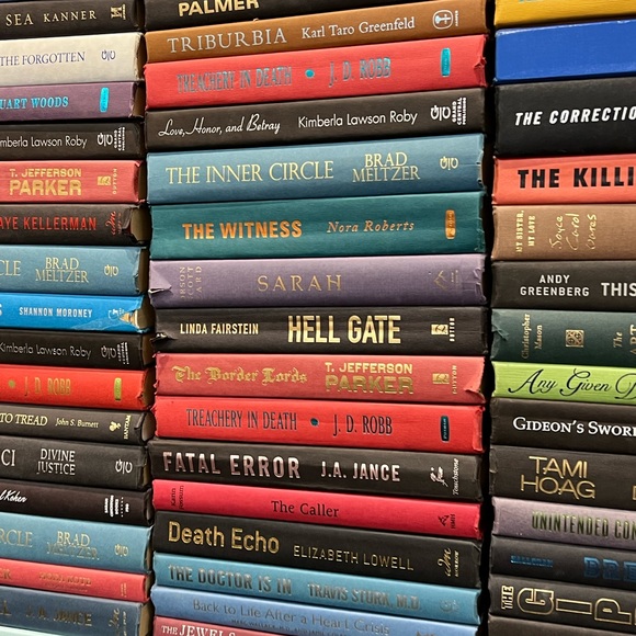 Profile Picture of Gabrielle Oldaker (@g_oldaker) on Poshmark