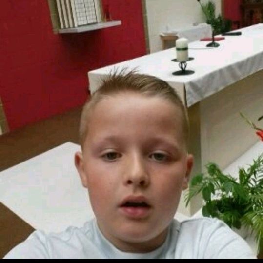 Profile Picture of Robert behan (@r.b_sings) on Tiktok