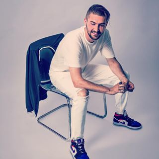 Profile Picture of Chad Holland (@jchsinger) on Facebook