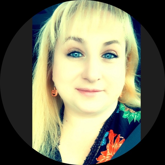 Profile Picture of Elizabeth Irby (@meirby41010) on Poshmark