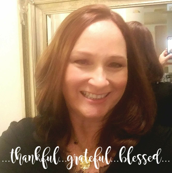 Profile Picture of Janice Santello (@janicesantello) on Poshmark