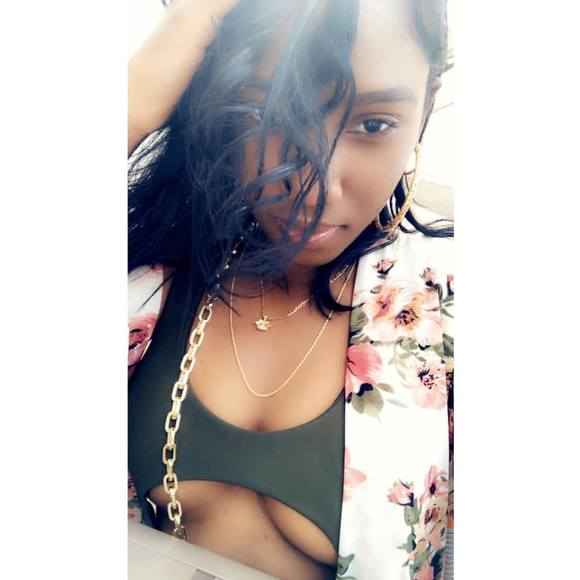 Profile Picture of Chantel Newby-james (@cnj_94) on Poshmark