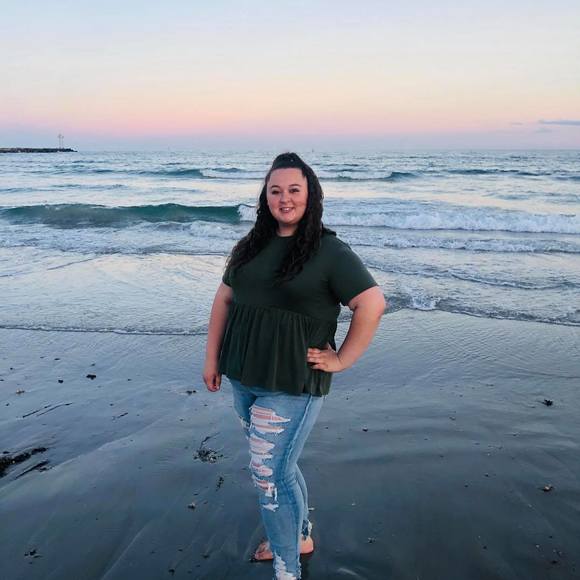 Profile Picture of Joanna Marden (@joannamarden25) on Poshmark