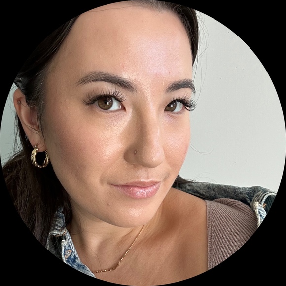 Profile Picture of Mika Sandelands (@mikasandelands) on Poshmark