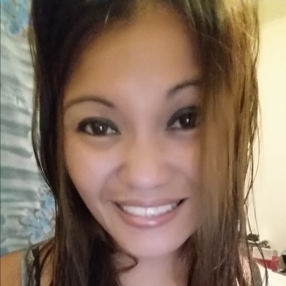 Profile Picture of Devinna Kawaguchi (@dvnak808) on Poshmark
