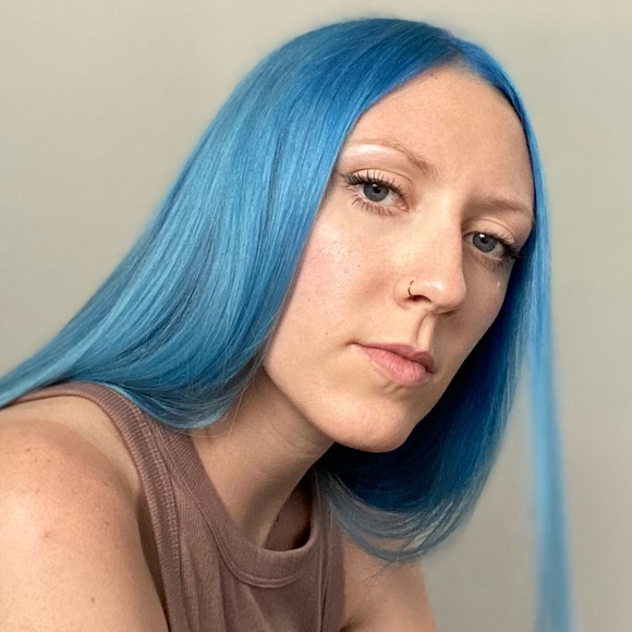 Profile Picture of Ellen Hoffman (@ehoffman82) on Poshmark