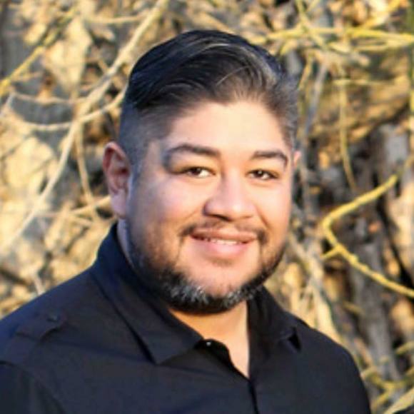 Profile Picture of Victor Luera (@victorluera) on Poshmark