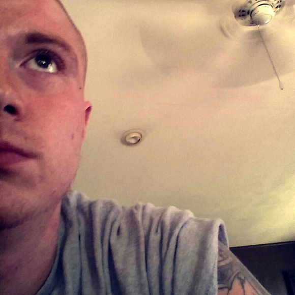 Profile Picture of Jesse Warfield (@warfieldjdub) on Poshmark
