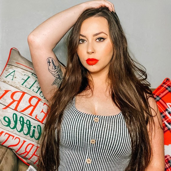 Vanessa Tibaldi - Poshmark Profile Picture of Vanessa Tibaldi (@vanessatibaldi) on Poshmark