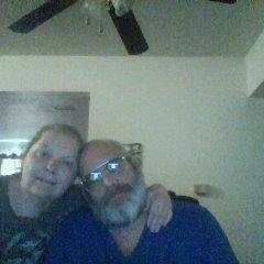 Profile Picture of Christopher Poignon (@chrisandtinap) on Twitter