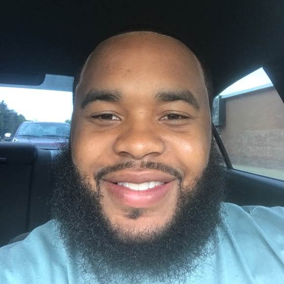 Profile Picture of Andrew Walls (@drew740) on Poshmark