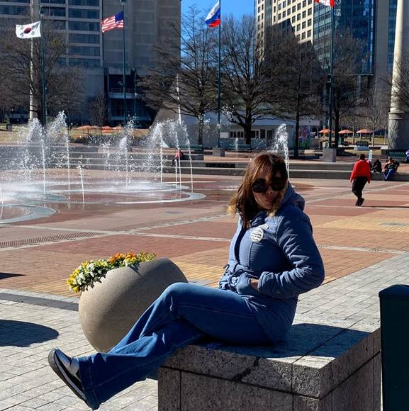 Profile Picture of Laura Birriel (@laurabirriel) on Poshmark