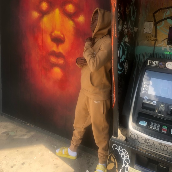 Profile Picture of Tiara Haynes (@eternalstylez) on Poshmark