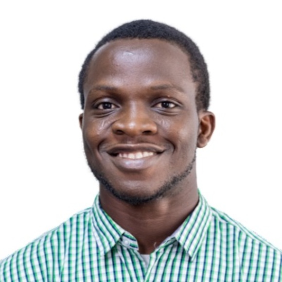 Profile Picture of Taiye Ogunlade (@ogunladetaiye) on Poshmark