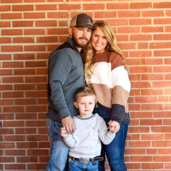 Profile Picture of Allison Allumbaugh (@allisonleigh3) on Poshmark